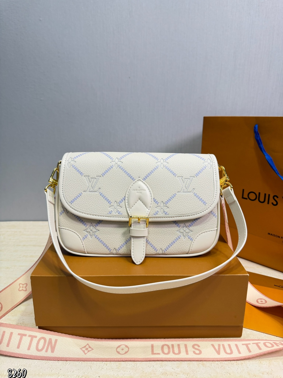 Louis Vuitton LV Crossbody Carry Shoulder Carry Gift Box Included
